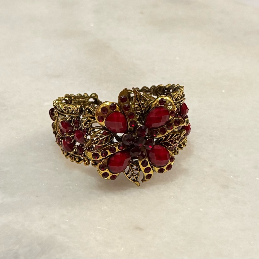 ✔️Victorian-style Red Crystal Floral Bronze Tone Flex Cuff - Picture 3 of 8